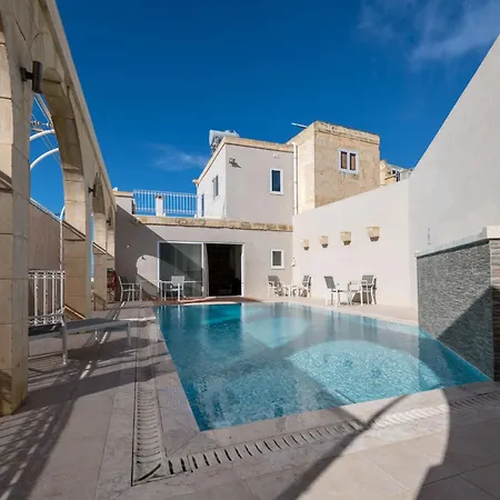 4 Bedroom With Private Pool