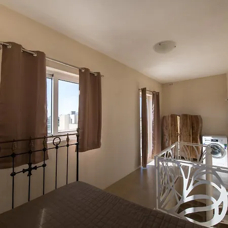 Dom wakacyjny 4 Bedroom With Private Pool *