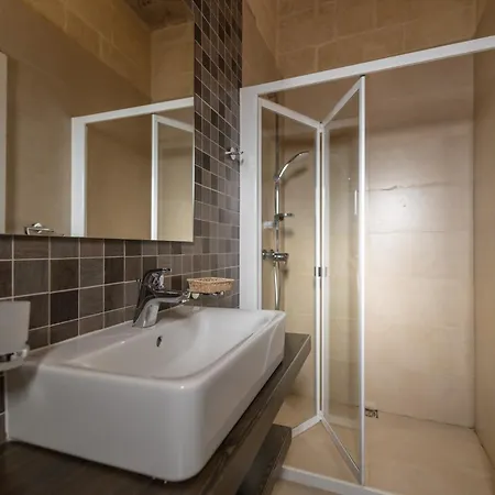 Dom wakacyjny 4 Bedroom With Private Pool *