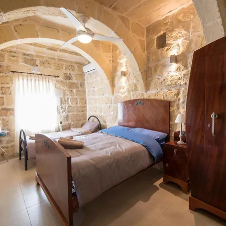 Dom wakacyjny 4 Bedroom With Private Pool