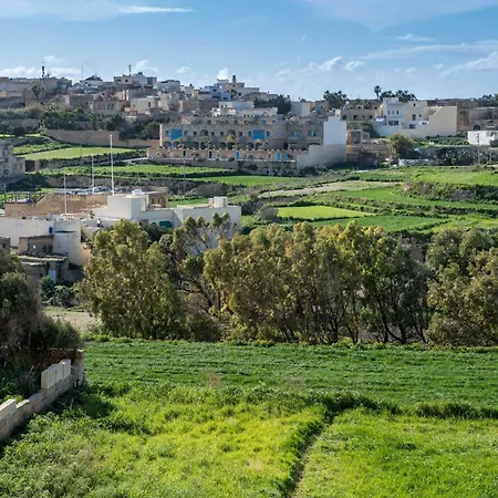 Dom wakacyjny 4 Bedroom With Private Pool