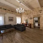4 Bedroom With Private Pool Għarb