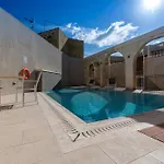 Feriehus 4 Bedroom With Private Pool