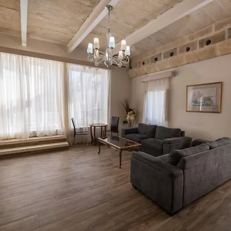 Holiday home 4 Bedroom With Private Pool *