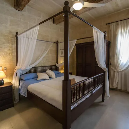 4 Bedroom With Private Pool Gharb (Gozo)