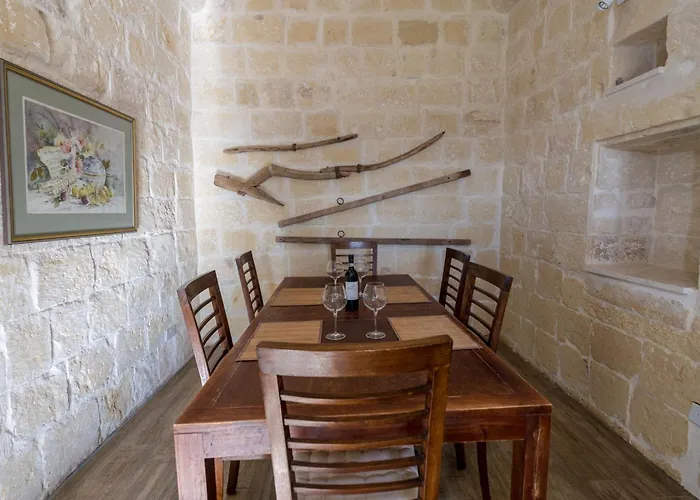 بيت للعطل 4 Bedroom With Private Pool *