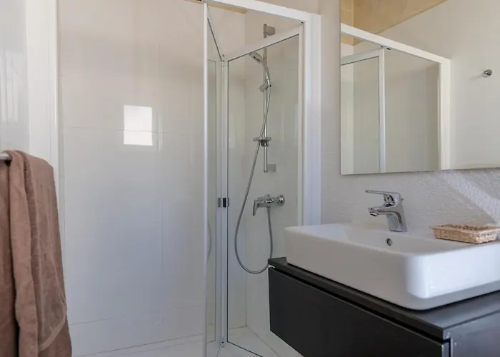 بيت للعطل 4 Bedroom With Private Pool *