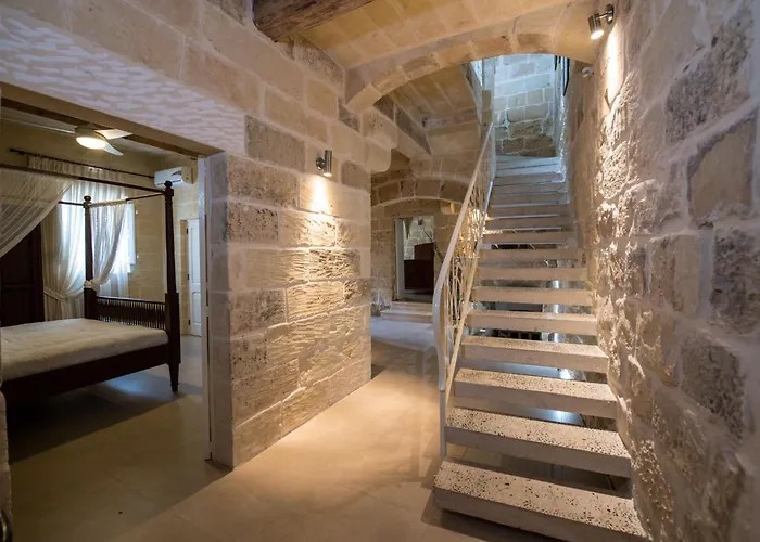 Tatil Evi 4 Bedroom With Private Pool Għarb